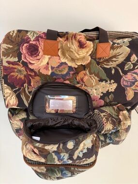 Floral Canvas Tote Bag in Multi-Color - Designer-Style Weekend Bag w/makeup case